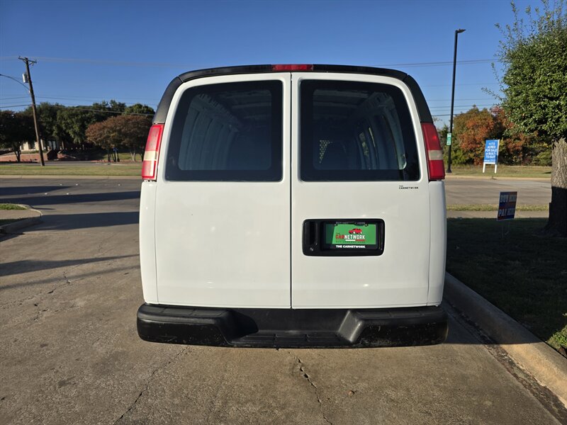 2005 Chevrolet Express 1500 - Photo 7 - Garland, TX 75042