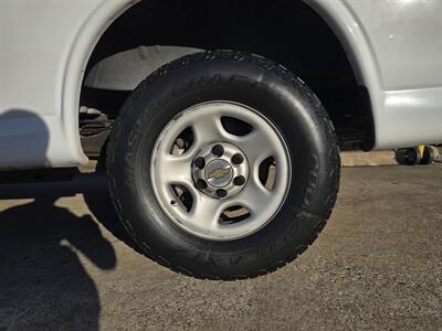 2005 Chevrolet Express 1500 - Photo 4 - Garland, TX 75042