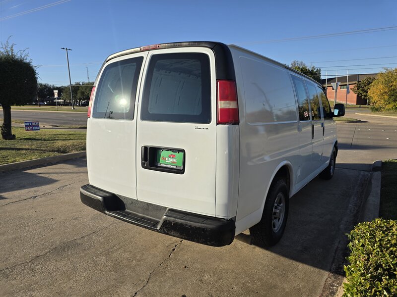 2005 Chevrolet Express 1500 - Photo 9 - Garland, TX 75042