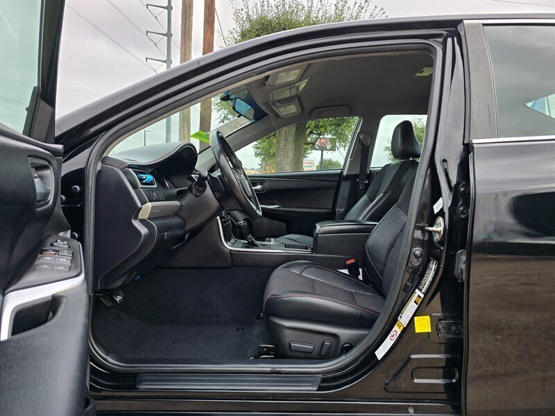 2017 Toyota Camry SE - Photo 15 - Garland, TX 75042