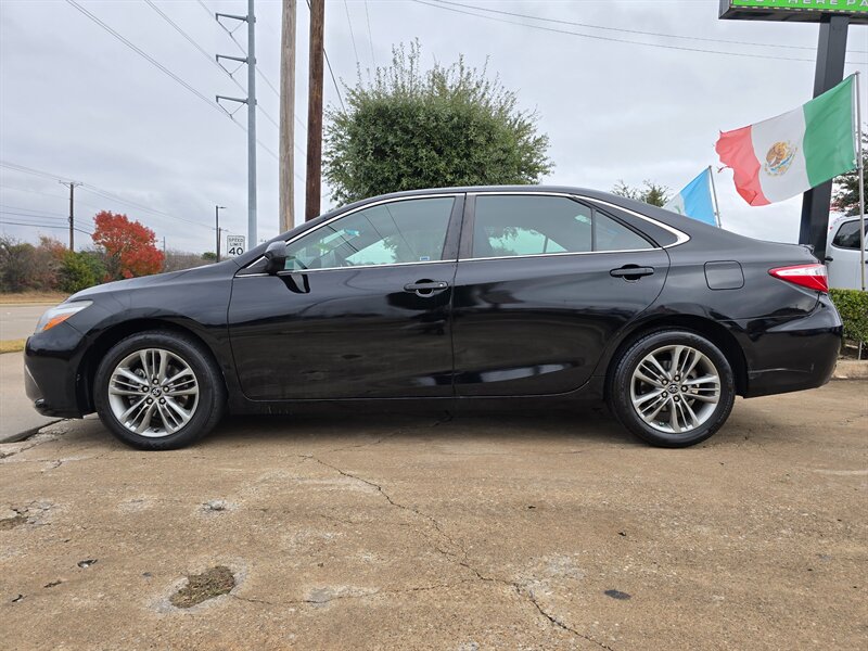 2017 Toyota Camry SE - Photo 3 - Garland, TX 75042