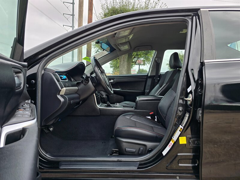 2017 Toyota Camry SE - Photo 15 - Garland, TX 75042