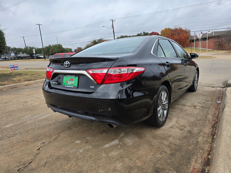 2017 Toyota Camry SE - Photo 9 - Garland, TX 75042
