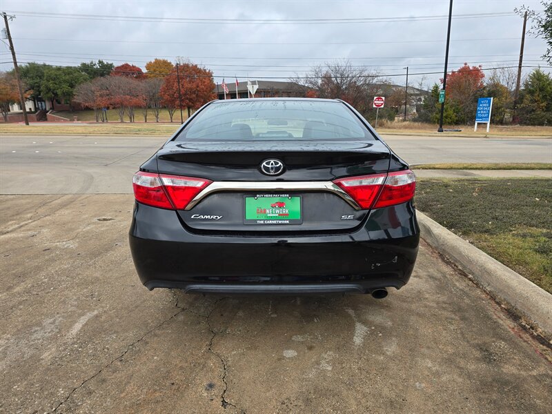 2017 Toyota Camry SE - Photo 7 - Garland, TX 75042