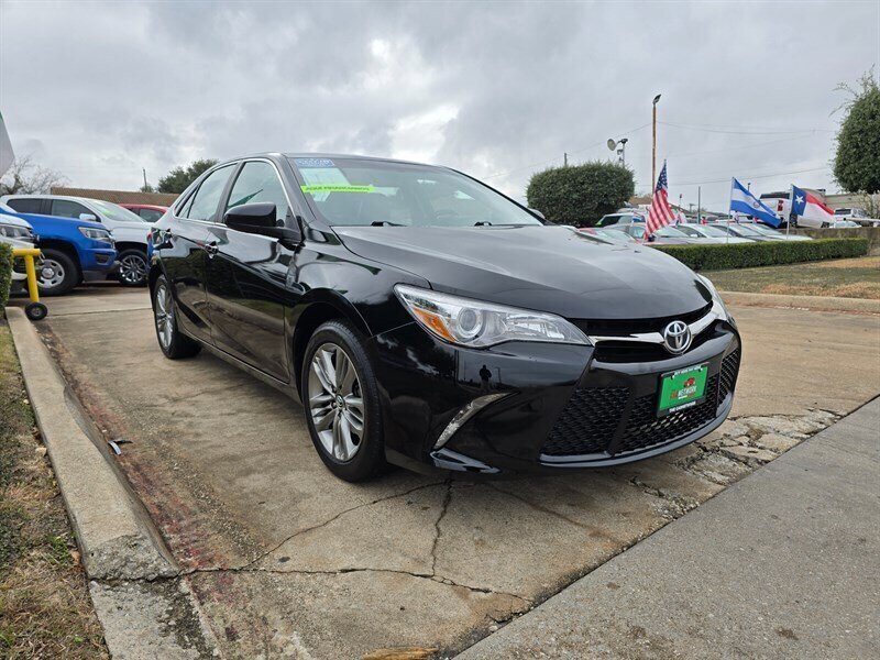 2017 Toyota Camry SE - Photo 11 - Garland, TX 75042