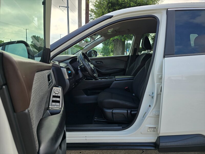 2023 Nissan Rogue S - Photo 16 - Garland, TX 75042