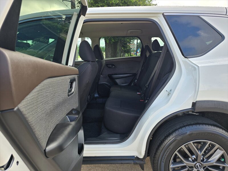 2023 Nissan Rogue S - Photo 17 - Garland, TX 75042