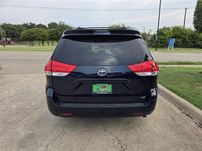 2012 Toyota Sienna LE 8-Passenger   - Photo 7 - Garland, TX 75042