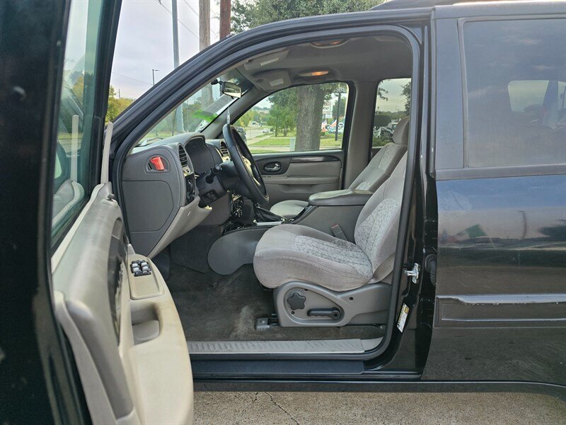 2004 GMC Envoy SLT - Photo 14 - Garland, TX 75042