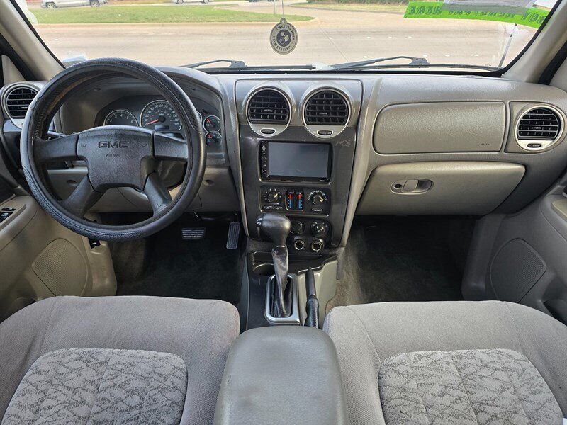 2004 GMC Envoy SLT - Photo 16 - Garland, TX 75042