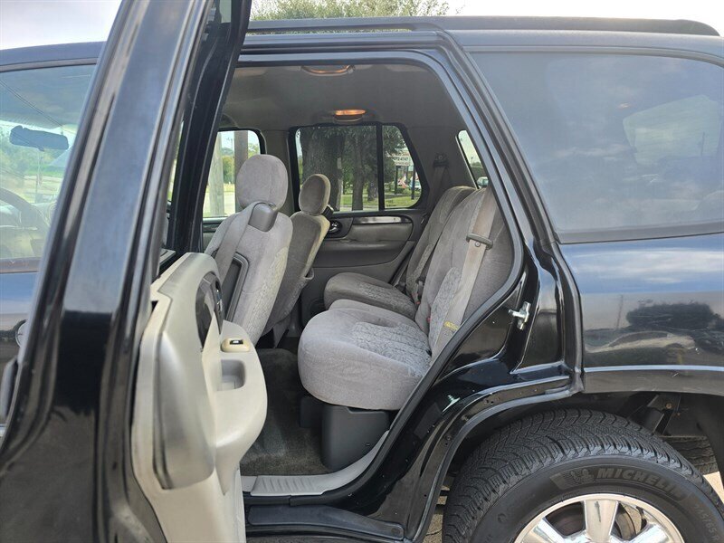 2004 GMC Envoy SLT - Photo 15 - Garland, TX 75042
