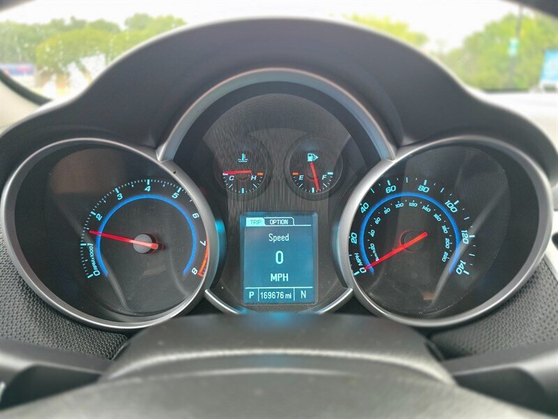 2013 Chevrolet Cruze 2LT Auto - Photo 18 - Garland, TX 75042