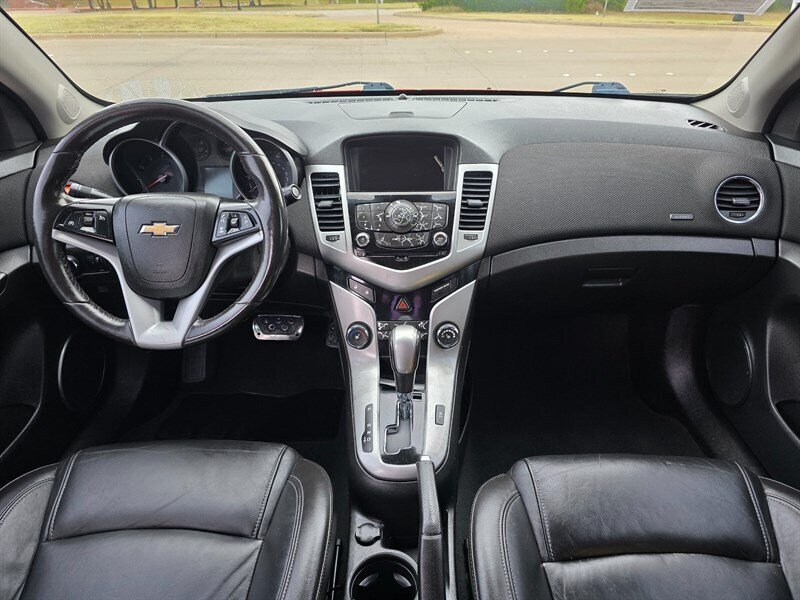 2013 Chevrolet Cruze 2LT Auto - Photo 16 - Garland, TX 75042