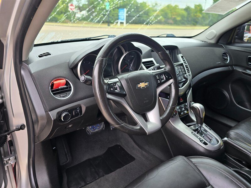 2013 Chevrolet Cruze 2LT Auto - Photo 13 - Garland, TX 75042