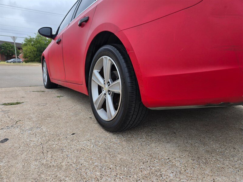 2013 Chevrolet Cruze 2LT Auto - Photo 5 - Garland, TX 75042