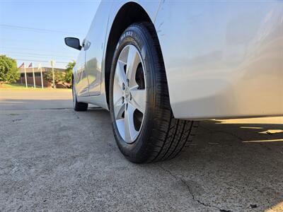 2013 Hyundai Elantra GLS   - Photo 5 - Garland, TX 75042