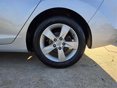 2013 Hyundai Elantra GLS   - Photo 4 - Garland, TX 75042