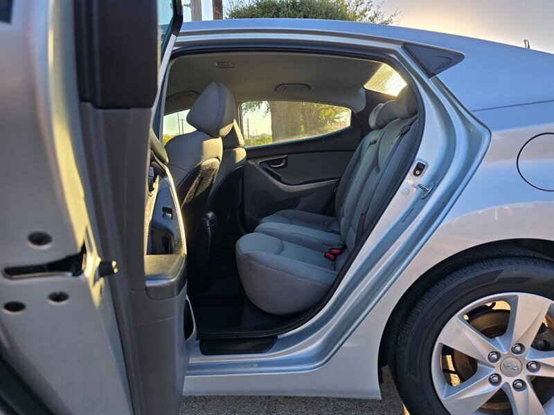 2011 Hyundai ELANTRA GLS - Photo 15 - Garland, TX 75042