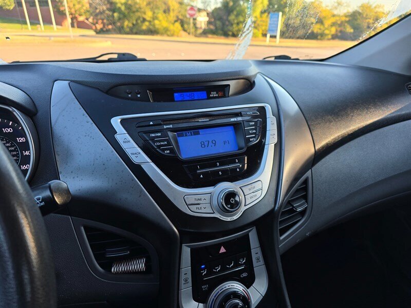 2011 Hyundai ELANTRA GLS - Photo 17 - Garland, TX 75042