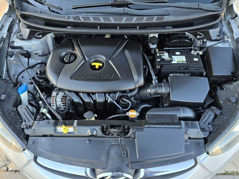 2011 Hyundai ELANTRA GLS - Photo 12 - Garland, TX 75042