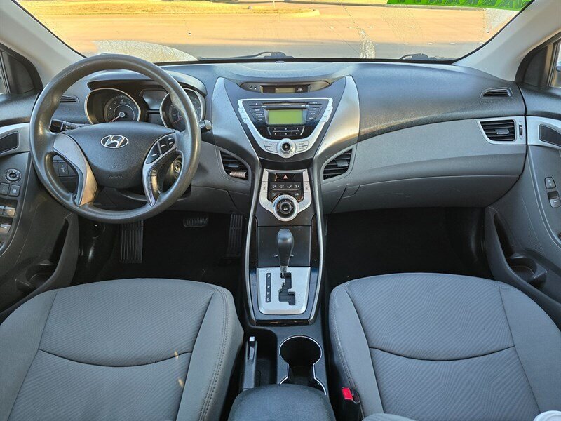 2011 Hyundai ELANTRA GLS - Photo 16 - Garland, TX 75042