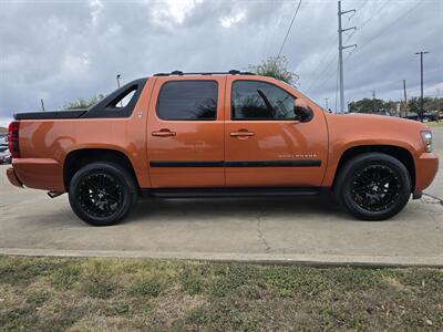 2007 Chevrolet Avalanche LT 1500   - Photo 10 - Garland, TX 75042