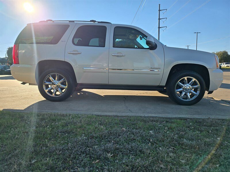 2014 GMC Yukon SLT - Photo 11 - Garland, TX 75042