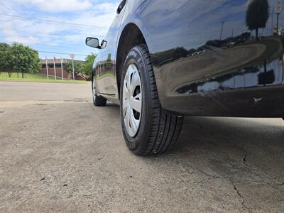 2011 Toyota Corolla LE   - Photo 5 - Garland, TX 75042