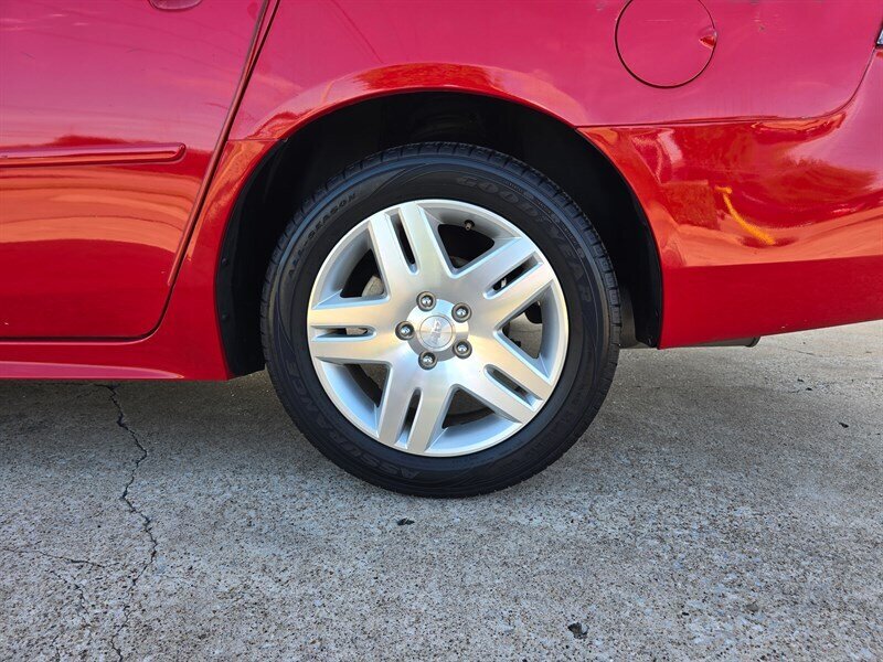 2013 Chevrolet Impala LT - Photo 4 - Garland, TX 75042