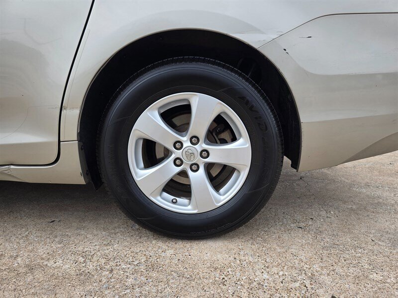 2016 Toyota Sienna LE Mobility 7-Passenger - Photo 4 - Garland, TX 75042