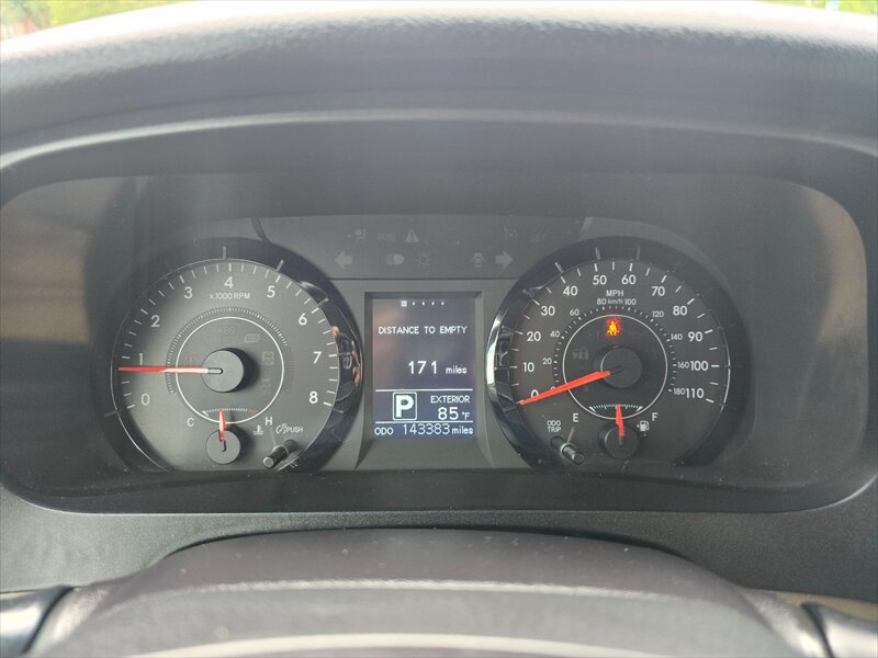 2016 Toyota Sienna LE Mobility 7-Passenger - Photo 23 - Garland, TX 75042