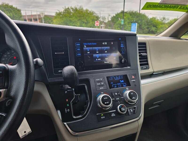 2016 Toyota Sienna LE Mobility 7-Passenger - Photo 21 - Garland, TX 75042