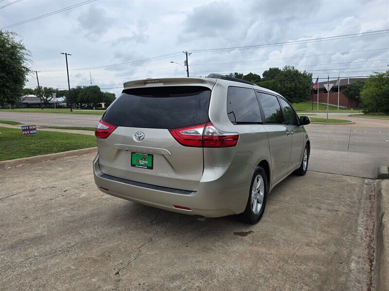 2016 Toyota Sienna LE Mobility 7-Passenger - Photo 8 - Garland, TX 75042