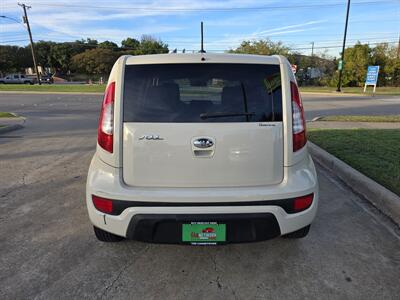 2013 Kia Soul   - Photo 7 - Garland, TX 75042