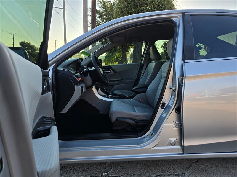 2014 Honda Accord LX - Photo 14 - Garland, TX 75042