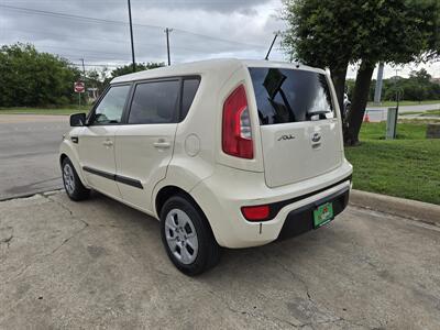 2013 Kia Soul   - Photo 6 - Garland, TX 75042