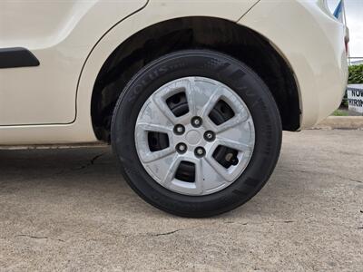 2013 Kia Soul   - Photo 4 - Garland, TX 75042
