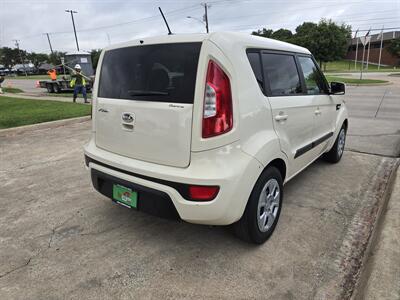 2013 Kia Soul   - Photo 8 - Garland, TX 75042
