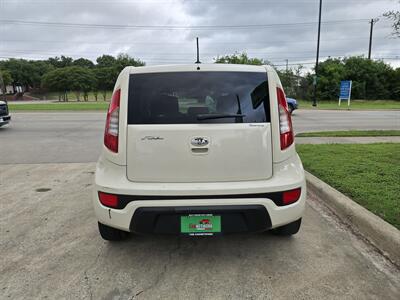 2013 Kia Soul   - Photo 7 - Garland, TX 75042
