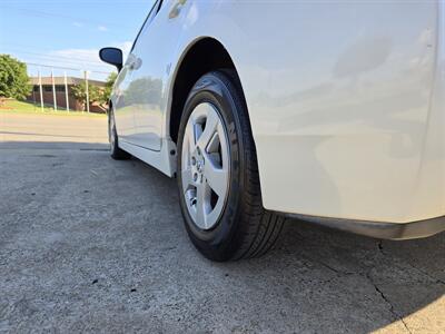 2010 Toyota Prius III   - Photo 6 - Garland, TX 75042