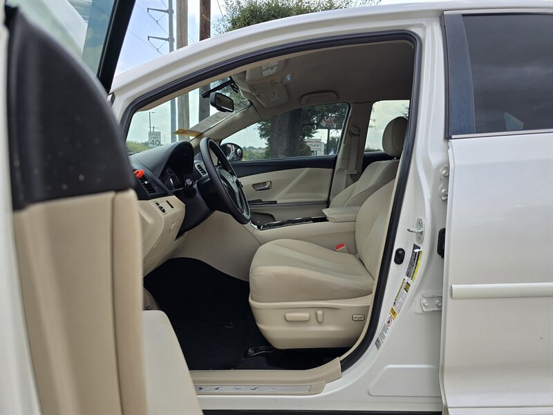 2009 Toyota Venza FWD 4cyl   - Photo 14 - Garland, TX 75042