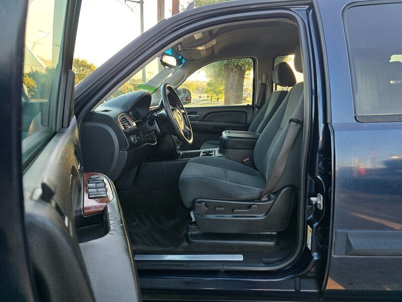 2008 GMC Yukon SLE - Photo 15 - Garland, TX 75042