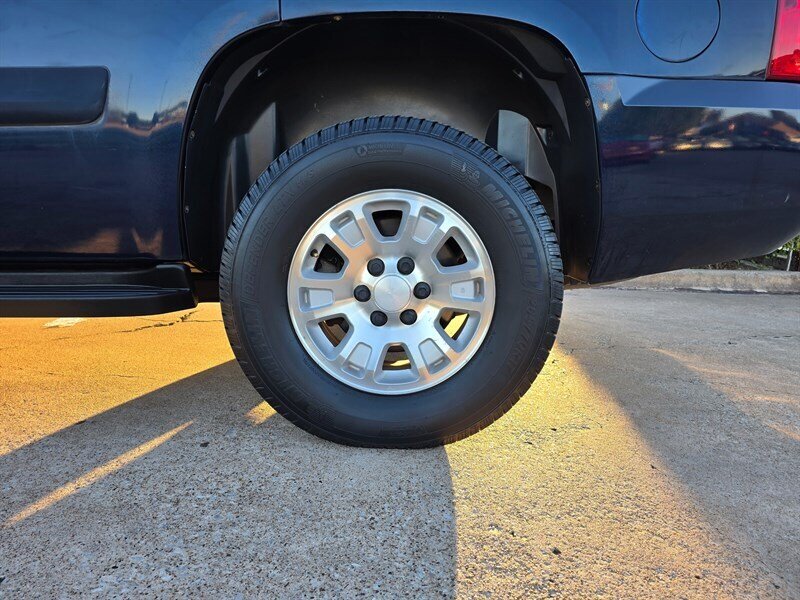 2008 GMC Yukon SLE - Photo 4 - Garland, TX 75042