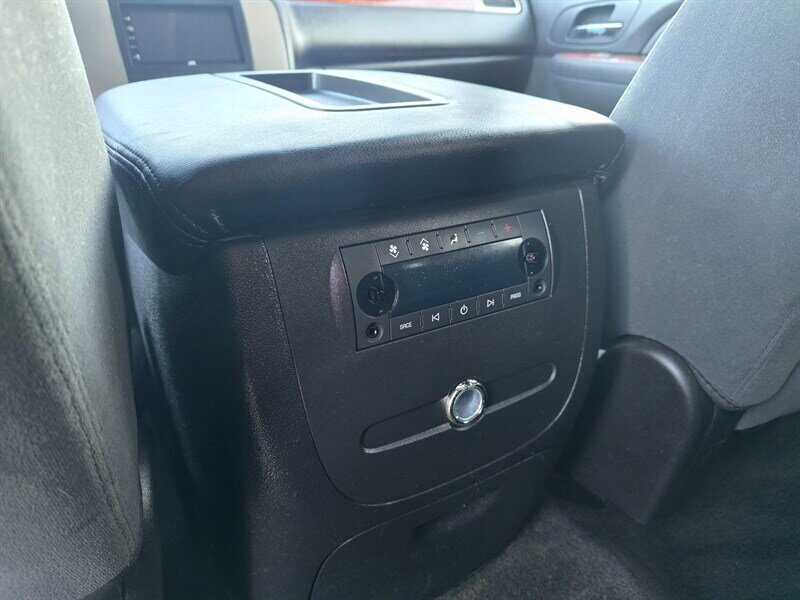 2008 GMC Yukon SLE - Photo 17 - Garland, TX 75042