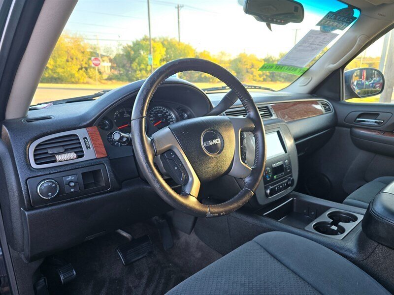 2008 GMC Yukon SLE - Photo 14 - Garland, TX 75042