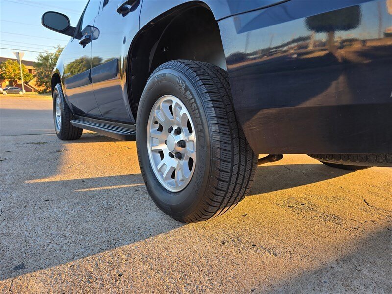 2008 GMC Yukon SLE - Photo 5 - Garland, TX 75042