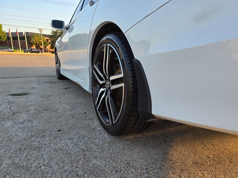 2017 Honda Accord Touring - Photo 5 - Garland, TX 75042
