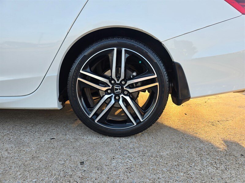 2017 Honda Accord Touring - Photo 4 - Garland, TX 75042
