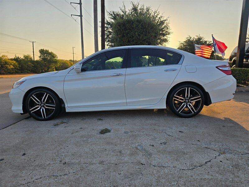 2017 Honda Accord Touring - Photo 3 - Garland, TX 75042