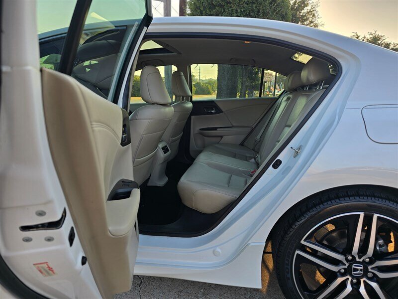 2017 Honda Accord Touring - Photo 21 - Garland, TX 75042